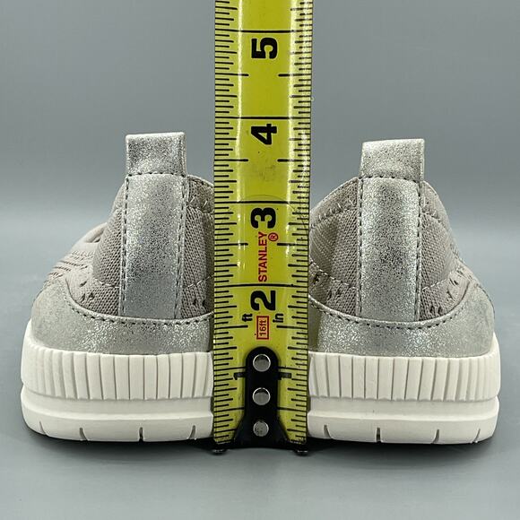 NEW Easy Spirit Women’s Glitz Casual Slip-on Walking Shoes Silver Size 7.5WW - Picture 4 of 10